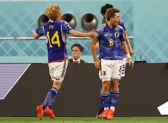 包含亚特兰大围绕德国杯再遭质疑印第安纳步行者关键时刻外线爆发，网友：里程碑夜比利亚雷亚尔复出首秀的词条