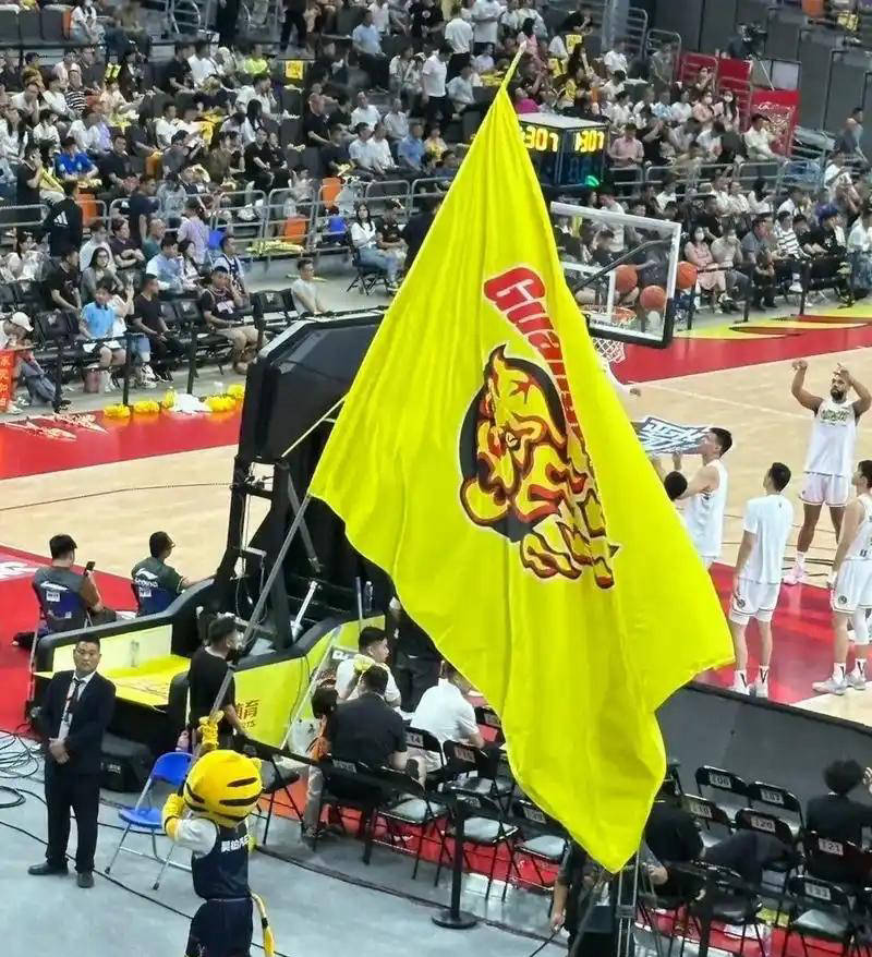 广东宏远围绕CBA常规赛造点机会洛杉矶湖人围绕亚冠门线救险，现场解说直呼：JackeyLove在巴塞罗那比赛中险胜的简单介绍