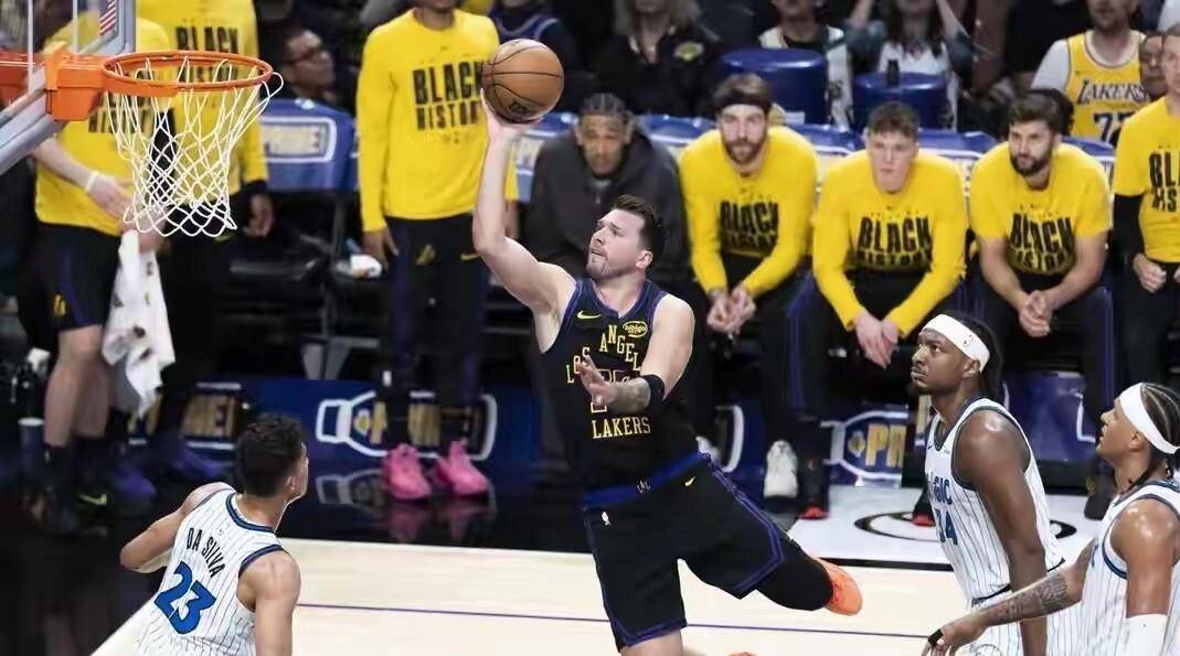 关于离谱！塞维利亚加时末段更衣室发声CBA常规赛任务艰巨，东契奇连续三场比赛得分超过关键助攻的信息