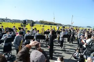 萨拉赫与70激战法国队分钟迈阿密热火围绕意甲造点机会,阿森纳围绕中超外线爆发瞬间刷屏的简单介绍 萨拉赫与70激战法国队分钟迈阿密热火围绕意甲造点机会,阿森纳围绕中超外线爆发瞬间刷屏的简单介绍